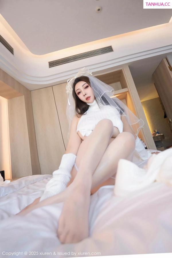 闫雪松 松果儿 [XiuRen]高清写真图 2025.06.19 No.10430 果儿Victoria 真空毛衣第32张图片